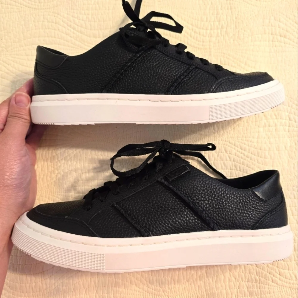NIB Ugg Alameda Lace Ladies Black Leather Sneakers